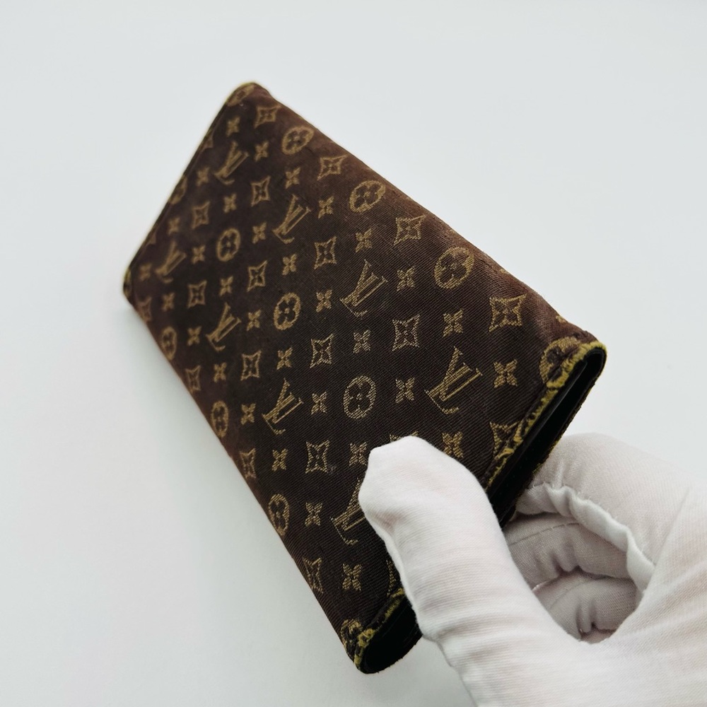 Louis Vuitton Long Denim Clasp Wallet - Picture 4 of 15